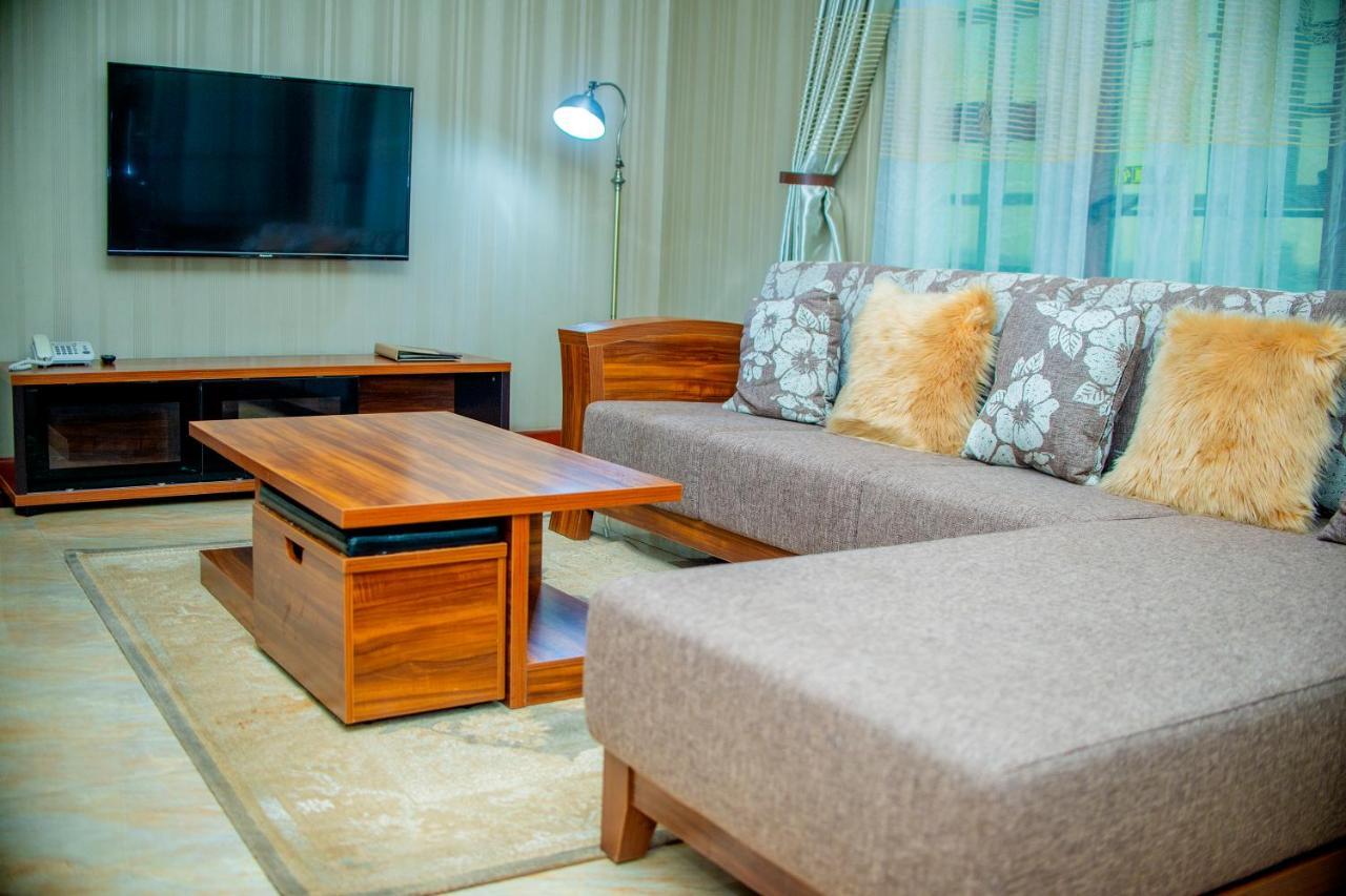 Hera Hotel Kampala Luaran gambar