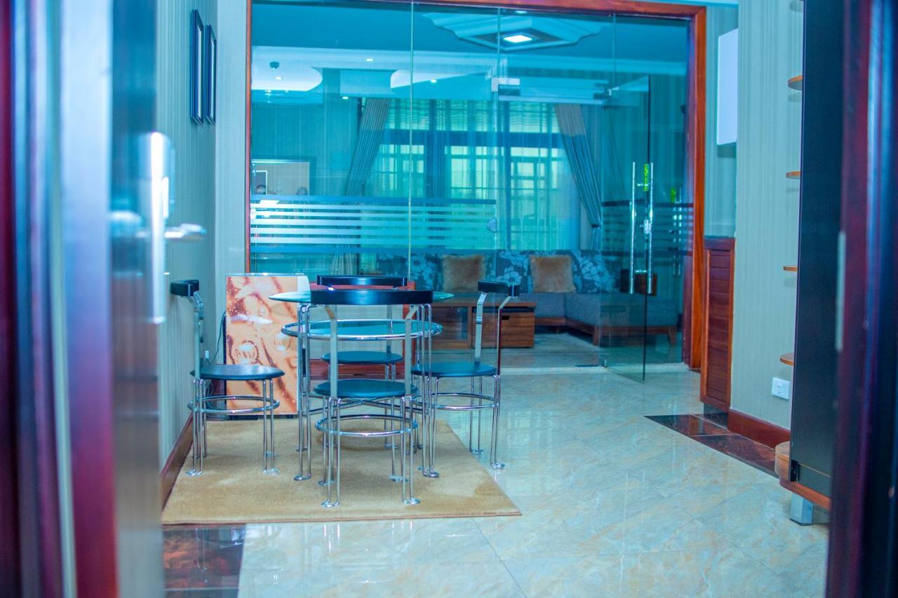 Hera Hotel Kampala Luaran gambar