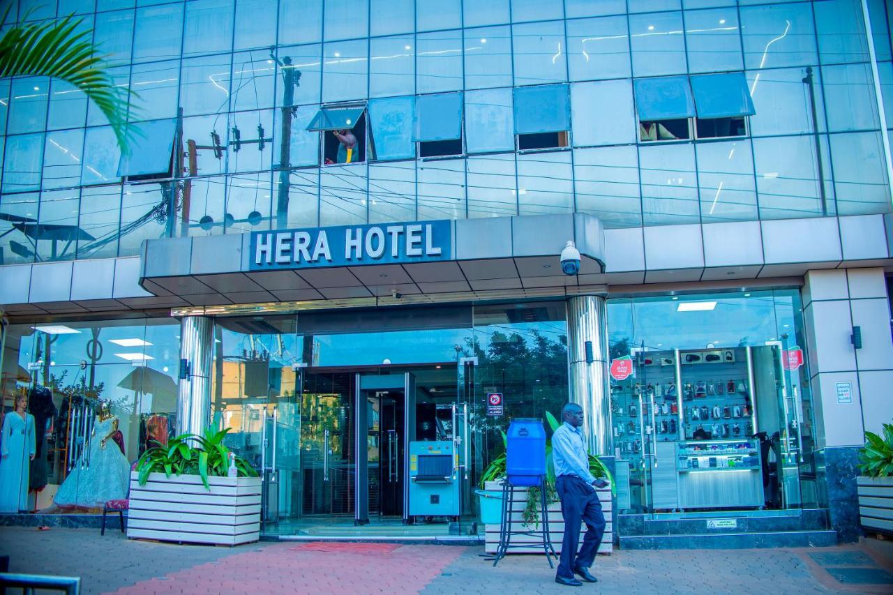 Hera Hotel Kampala Luaran gambar