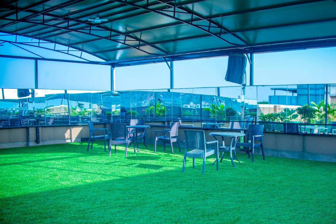 Hera Hotel Kampala Luaran gambar