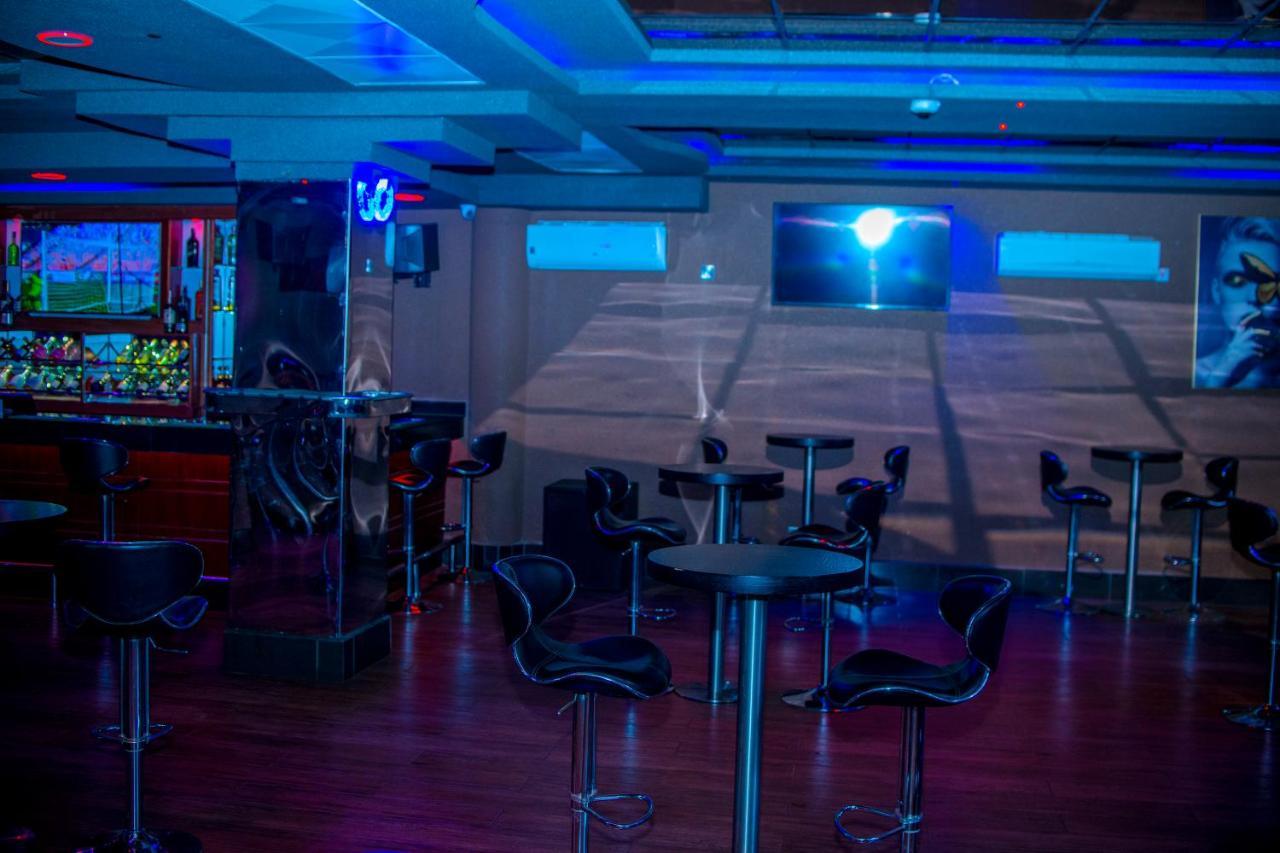 Hera Hotel Kampala Luaran gambar
