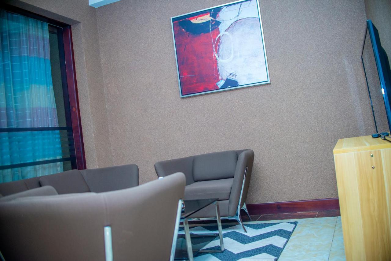 Hera Hotel Kampala Luaran gambar
