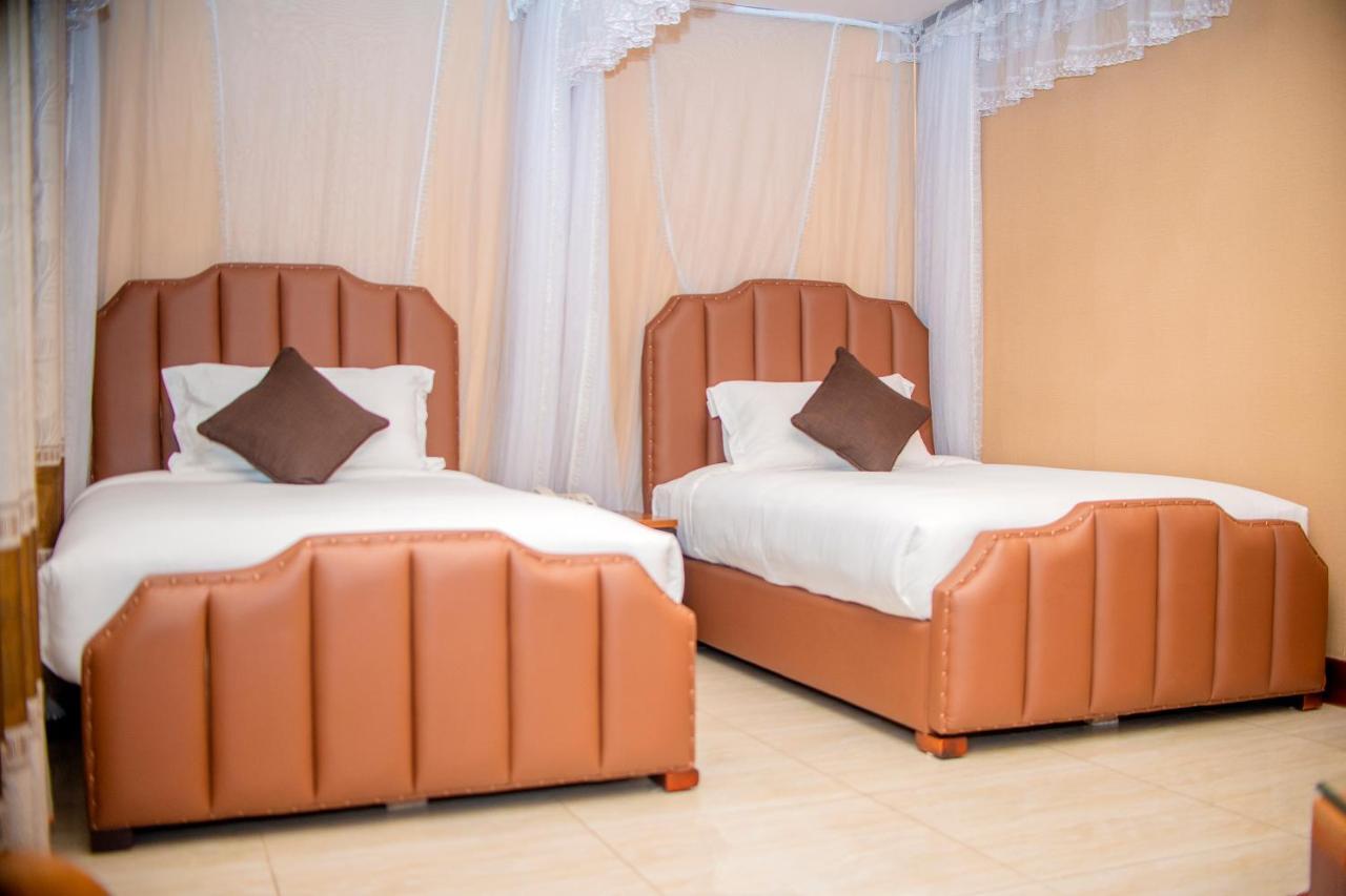 Hera Hotel Kampala Luaran gambar